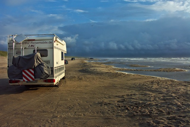 karavan na pláži